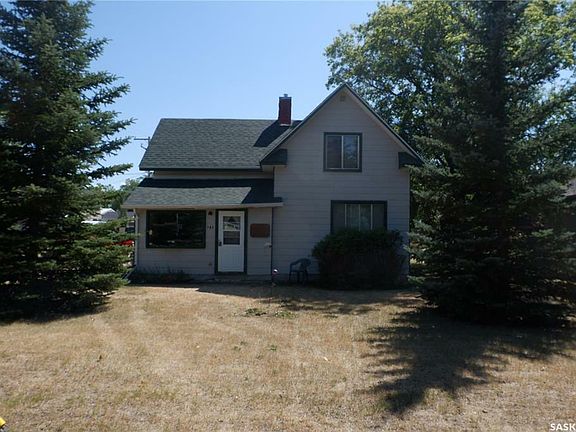 2nd image of 102 4th Ave W