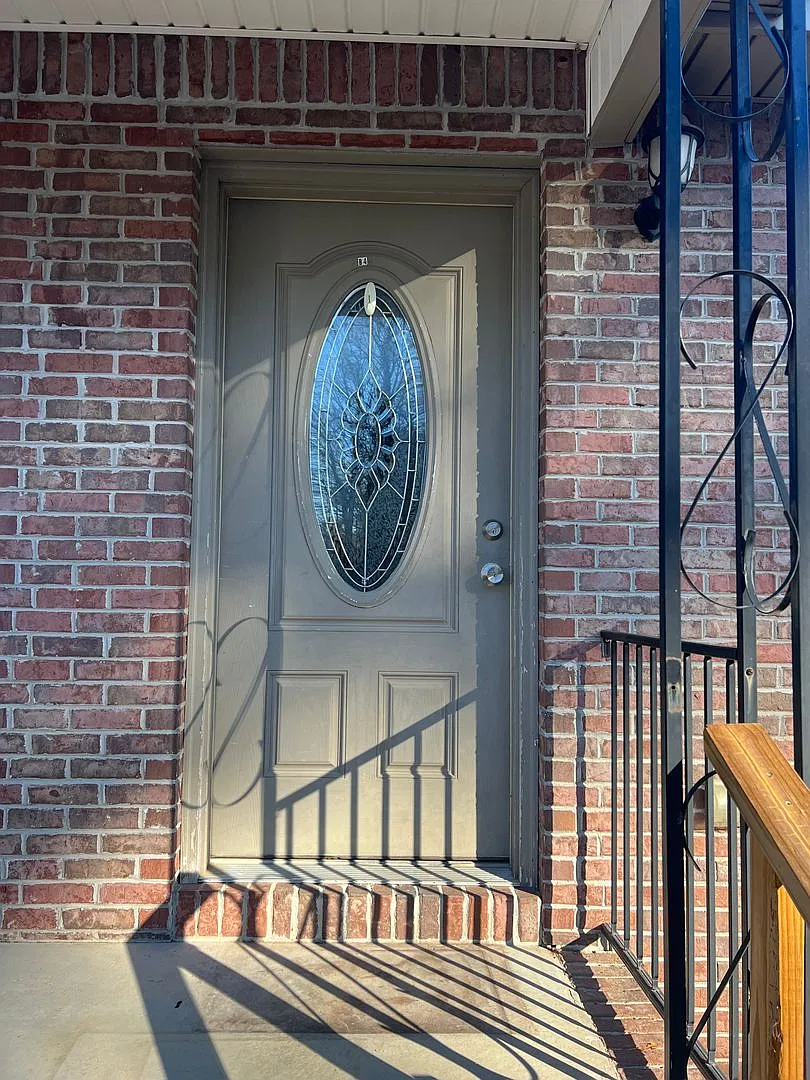Church Street Duplex- Steps from UTM Football Field! — Photo 1