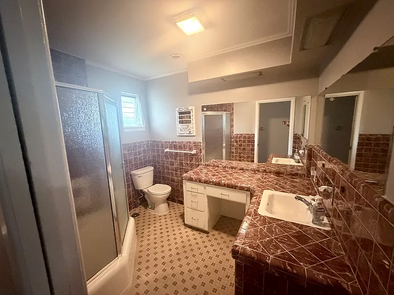 5990 N Circuit Dr — Photo 2