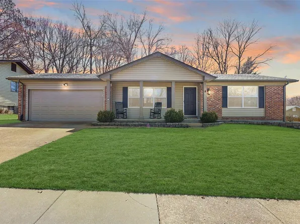 145 Barkwood Trails Dr, Saint Peters, MO 63376