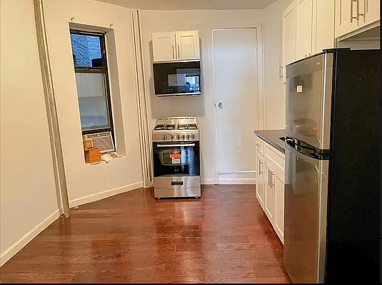 Rented by Heritage Realty LLC | media 8