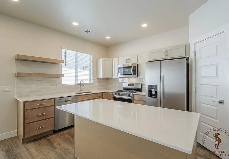 2454 Hamilton Rd #B — Photo 6