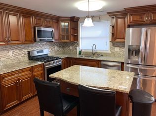 1902 Seward Dr, Hampton, VA 23663