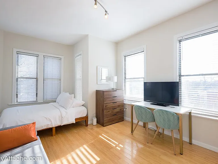 1822 15th St NW #301 — Photo 8