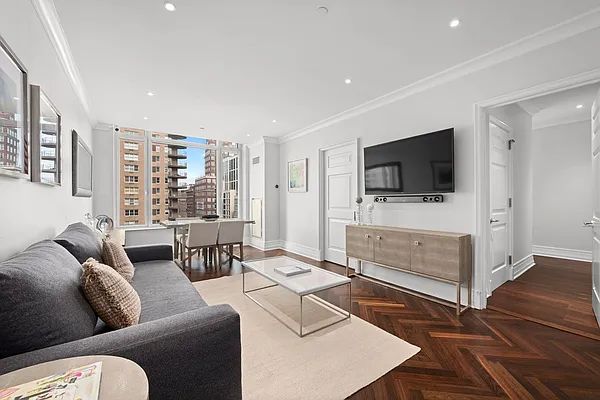 Sold by Compass | media 1