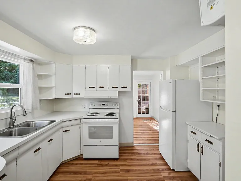30645 Fisher St — Photo 12
