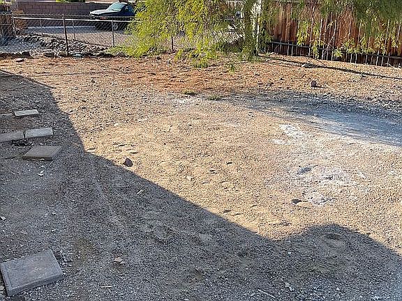 2nd image of 1941 Ash Dr
