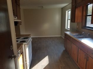 130 Hidden Pines Dr, Covington, GA