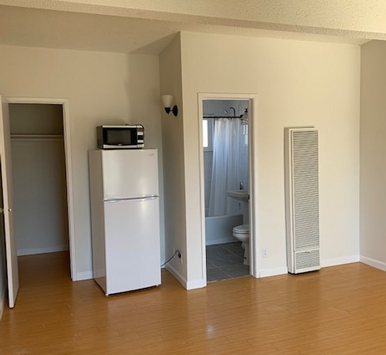 1st image of 1307 Federal Ave #12