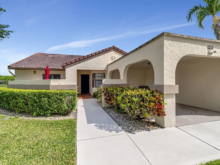 5531 Parkwalk Cir E — Photo 1