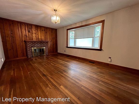 2nd image of 77 Concord Cres
