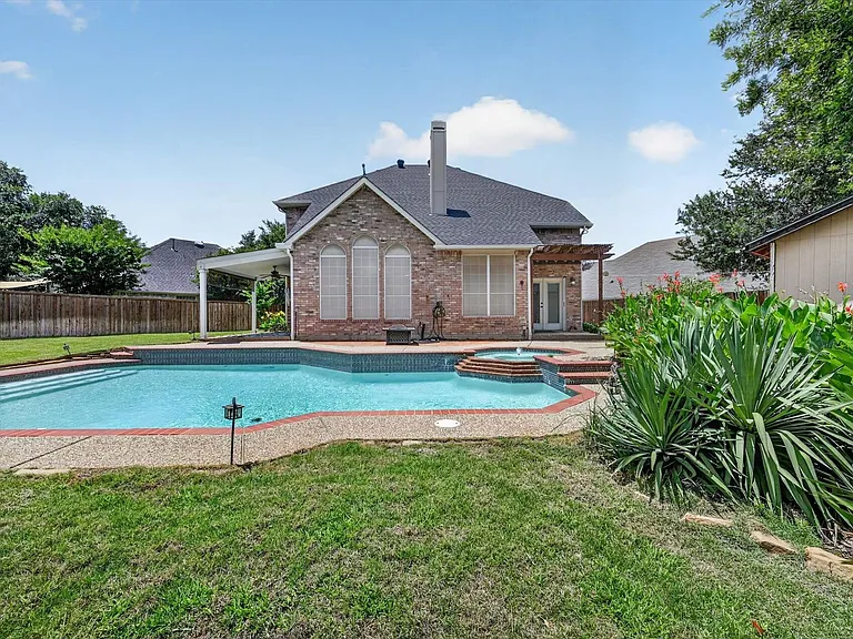 2400 Sweet Grass Trl — Photo 23