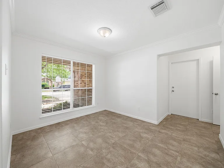 32334 Summer Park Ln — Photo 3