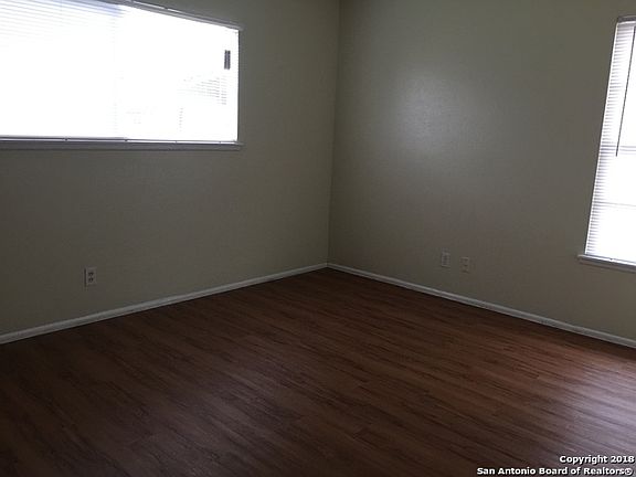 5th image of 3402 Maywood Dr