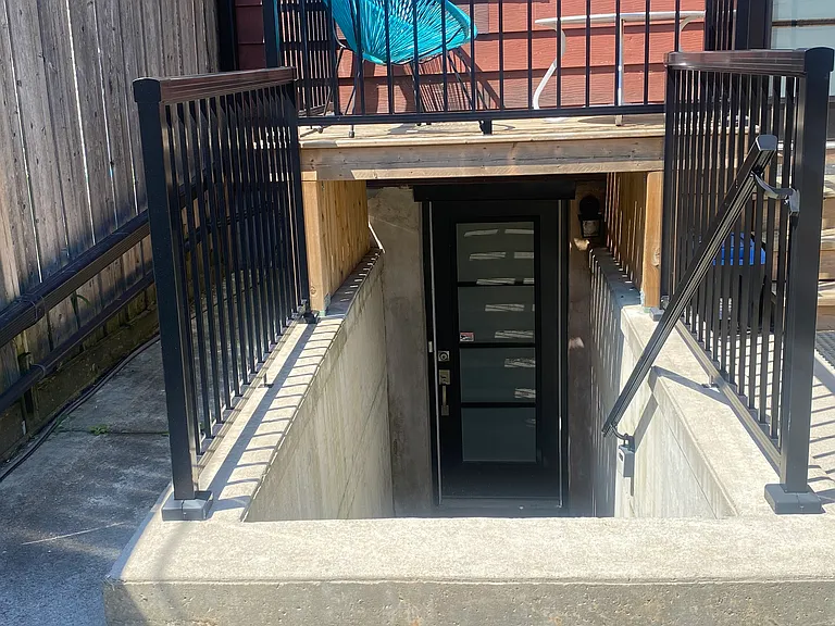671 Crawford St #BASEMENT — Photo 10