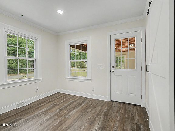 5th image of 2900 Carey Road