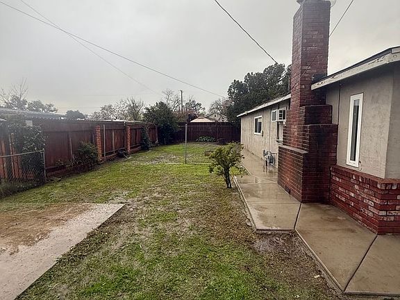 4th image of 1643 Sunset Ave