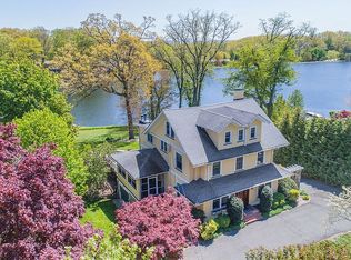 17 Briarcliff Rd, Mountain Lakes, NJ 07046