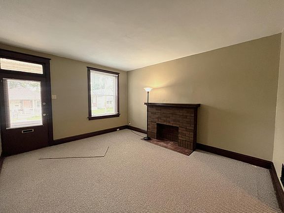 3rd image of 4603 Newport Ave #1F