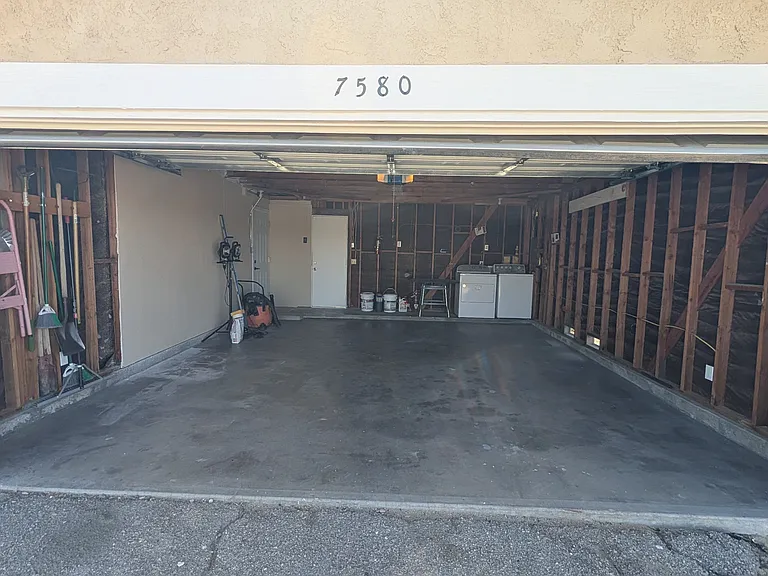 7580 Kellogg Ave — Photo 17