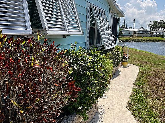2nd image of 742 Summersea Ct