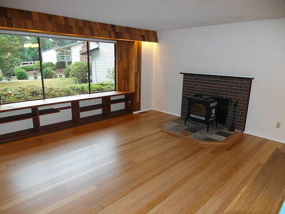 2nd image of 2172 NE Bartre Ct