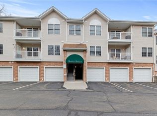 11210 Arganese Pl, Trumbull, CT 06611