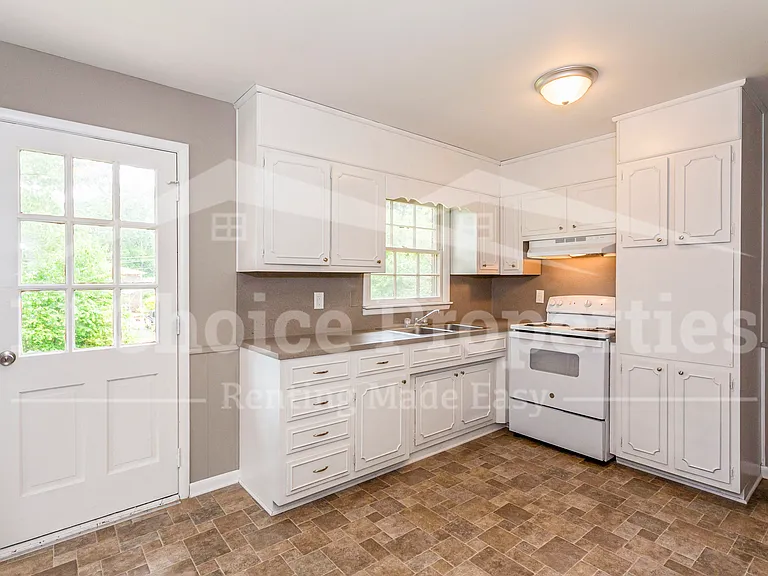 3355 Crescent Dr — Photo 13