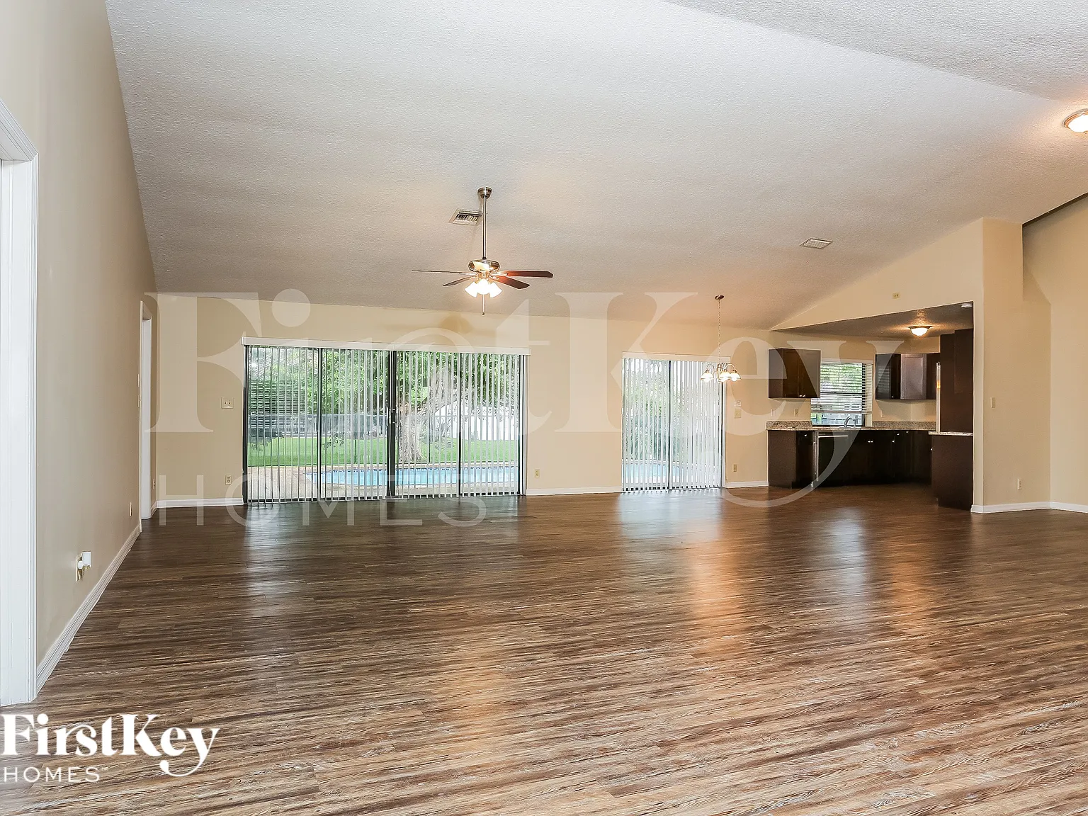4 bed, 2.0 bath, 2975 sqft, $4,260 — Photo 4