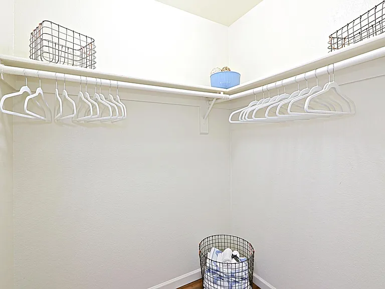 1235 S Dorsey Ln #102 — Photo 8
