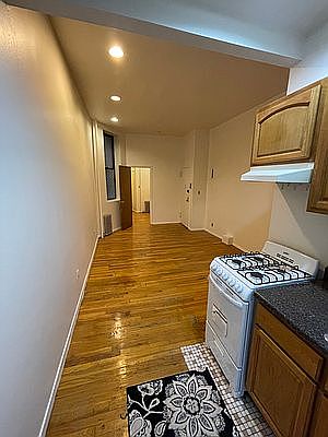 5th image of 308 E 71st St #1C