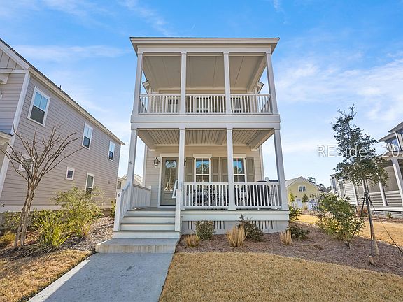3rd image of 6 Buttonwood Ln