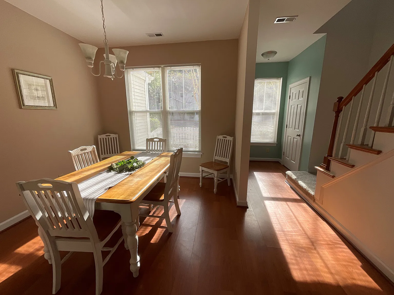 2 bed, 2.5 bath, 1500 sqft, $2,200 — Photo 2