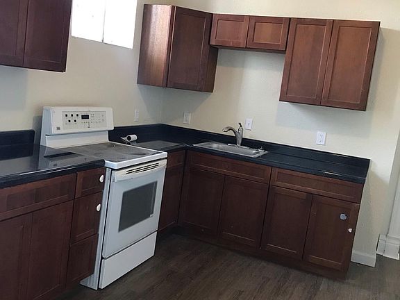 4th image of 4123 S Compton Ave #1
