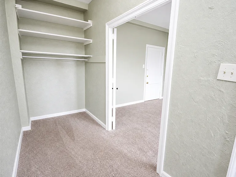 300 Melwood Ave — Photo 8