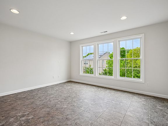 5th image of 19 Crispwater Way #178