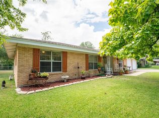 2001 Lathan Ln, Taylor, TX 76574