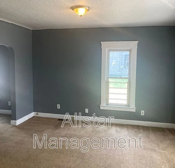 14221 Darley Ave — Photo 5