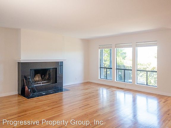 4th image of 551 Virginia Dr