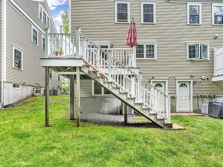1281 Elm St — Photo 15