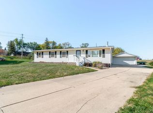 214 Celeste St, Hudson, IA 50643