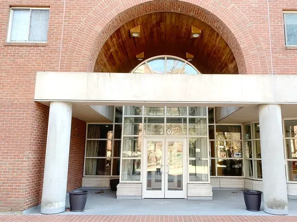 20 Webster St APT 702, Brookline, MA 02446