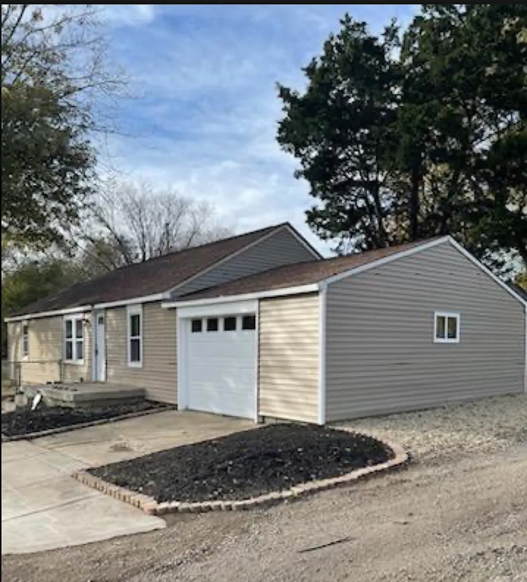 2718 W Ray St photo 1