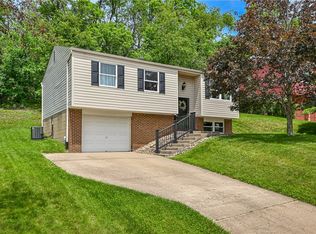 149 Willowood Dr, Pittsburgh, PA