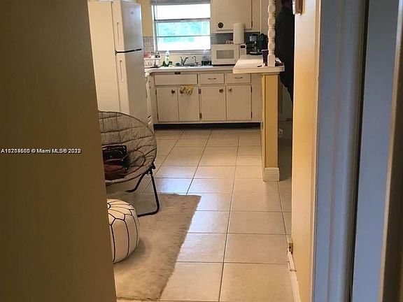 5th image of 6201 SW 37th St APT 206