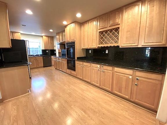 3rd image of 745 Coleman Ave