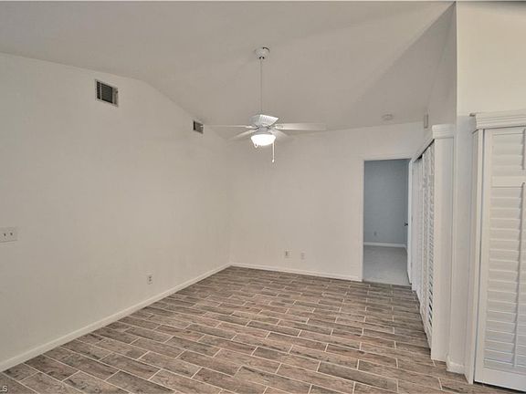 4th image of 10461 New Bedford Ct