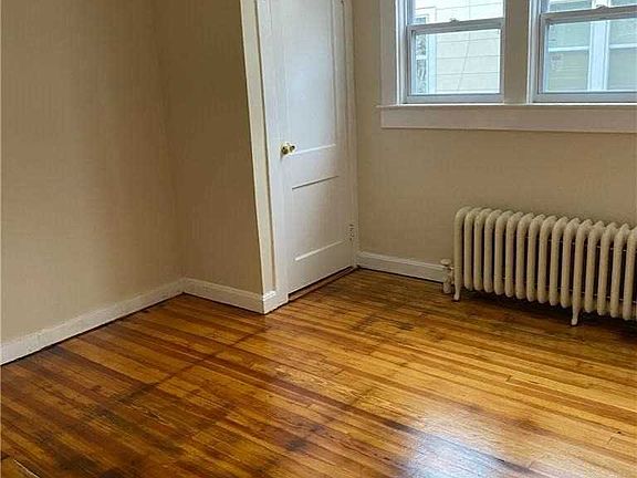 3rd image of 27 Bay Shore Ave
