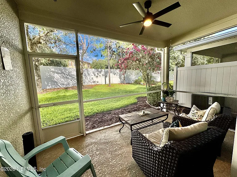 6789 Roundleaf Dr — Photo 5