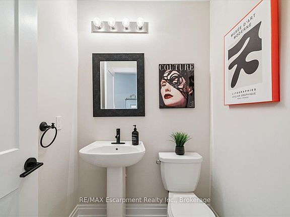 5th image of 20 Granite Ridge Trl